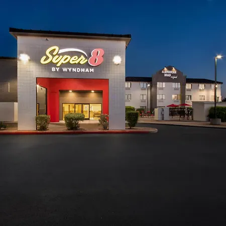 Super 8 by Wyndham Mesa Gilbert