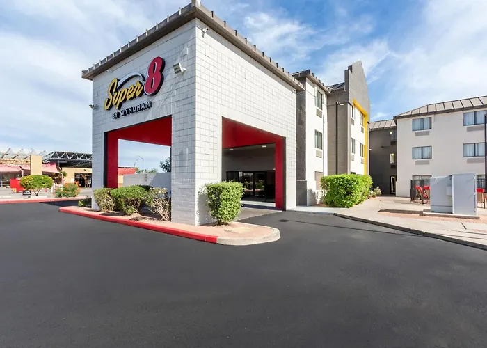 Super 8 By Wyndham Gilbert