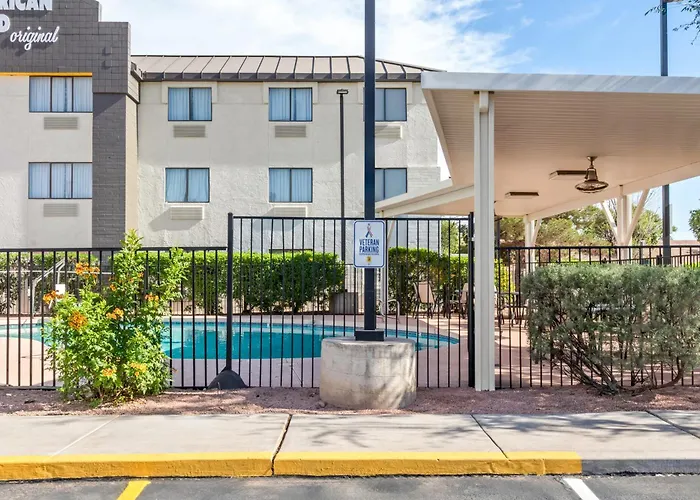 Super 8 By Wyndham Gilbert