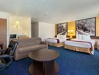 Super 8 By Wyndham Gilbert 2*